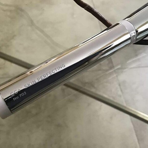 IT Cosmetics Heavenly Skin CC+ Skin-Perfecting Brush #702 Sealed in tube. - Picture 5 of 6